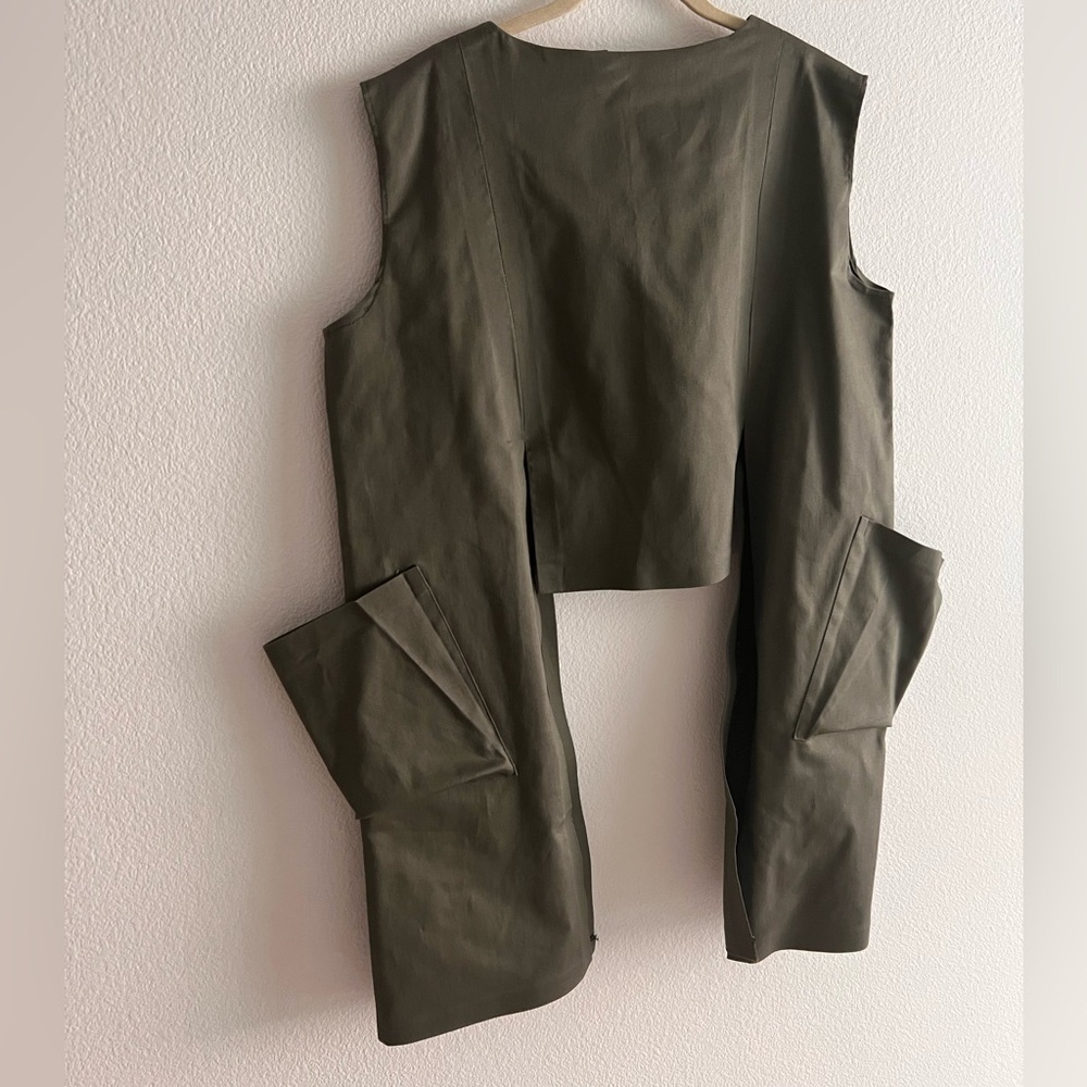 Olive Green Sleeveless Crop Top - Picture 5 of 8